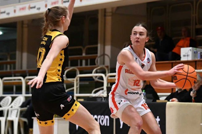 MBK Ružomberok vs. CBK Košice, Terézia Kraislová (10) (Foto: Rudo Maškurica)