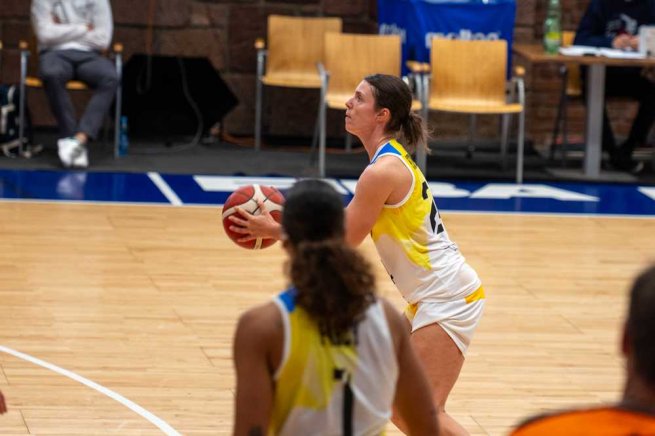 DSK Brandýs nad Labem (CZE) vs. Piešťanské Čajky, Evita Herminjard (24) (Foto: Laco Duračka)