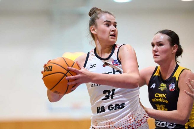 BK ŠK UMB Banská Bystrica vs. CBK Košice, Viktoria Rostocka (31) (Foto: Ivan Golembiovský)