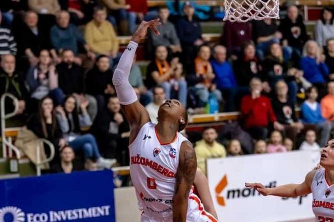 MBK Ružomberok vs. Slávia ŠKP Banská Bystrica, Zoesah Smith (0) (Foto: MBK Ružombberok)