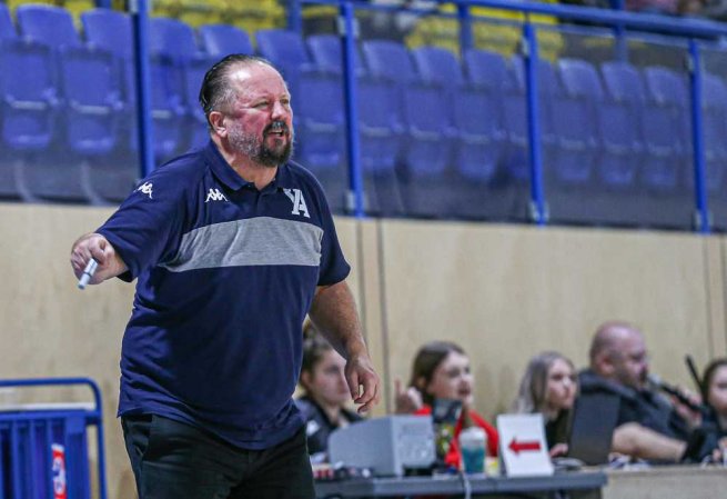YOUNG ANGELS Košice vs. BC Slovan Bratislava, gen. manažér Daniel Jendrichovský (Foto: Jäzva)