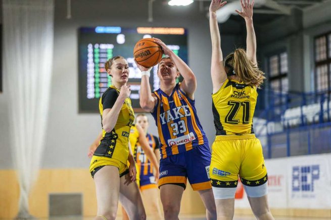 CBK Košice vs. YOUNG ANGELS Košice, Nela Čatlošová (33) (Foto: Jäzva)