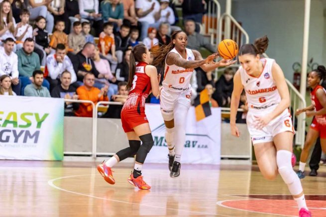 MBK Ružomberok vs. Slávia ŠKP Banská Bystrica, Zoesha Smith (0) (Foto: MBK Ružombberok)