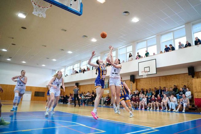 BK ŠK UMB Banská Bystrica vs. YOUNG ANGELS Košice (Foto: Ivan Golembiovský)