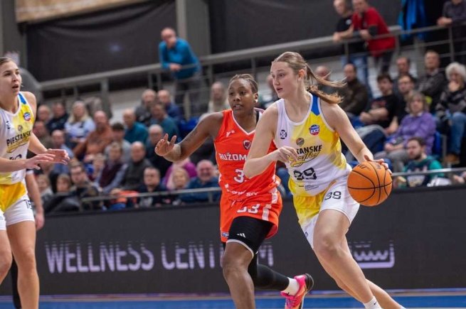 FOTO/VIDEO: Čajky sa jasne udržali na čele, Young Angels druhý raz prekabátili Sláviu