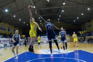 Maródka núti uvažovať o posilách. Young Angels však z vytýčenej cesty nezídu