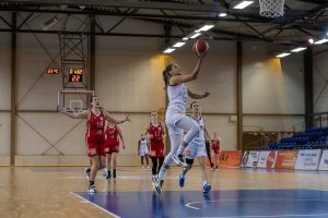 FOTO: Čajky nedali šancu UMB, Ružomberok košickému CBK a Young Angels uspeli v Trenčíne