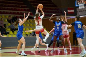 Blog Zuzany Žirkovej: Ženská extraliga si zaslúži rešpekt, ale dostáva facky od systému